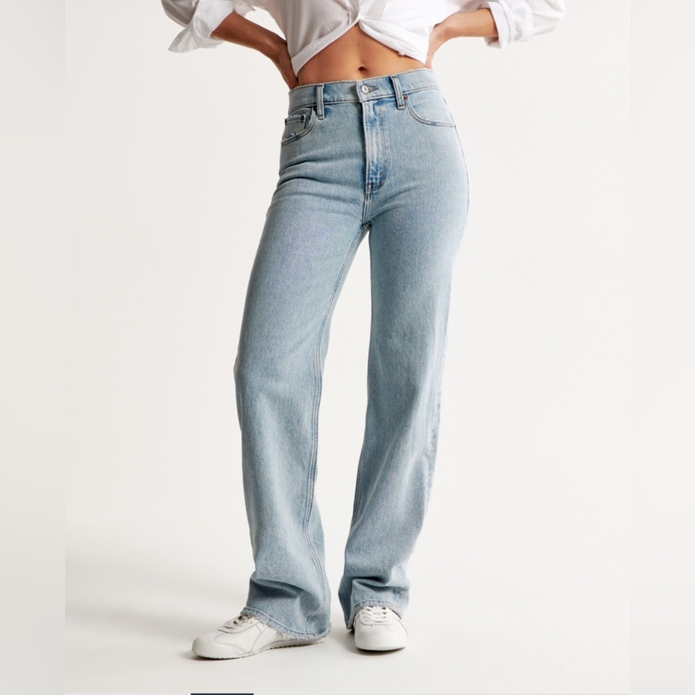 Abercrombie & Fitch - Curve Love 90s Relaxed Jean High Rise